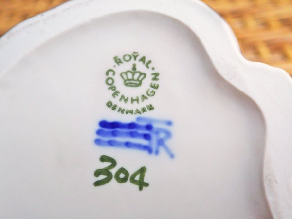 ロイヤルコペンハーゲン ROYAL COPENHAGEN 3匹の眠り猫 ネコ #304 フィギュリン デンマーク A ♪