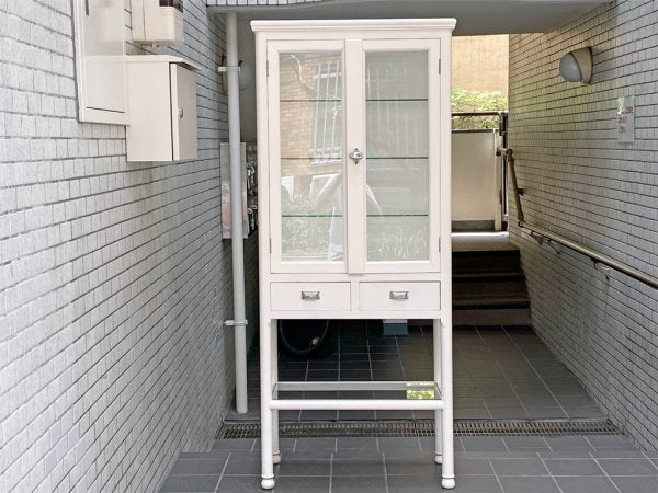 アンティーク調 木製ドクターキャビネット ケビント ホワイトペイント 医療棚 ガラス棚 ディスプレイケース 店舗什器 ■