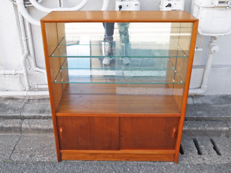 ハーバート E. ギブス ファニチャー HERBERT E. GIBBS FURNITURE 英国 70's ビンテージ チーク材 ガラスキャビネット 飾り棚 ショーケース 陳列棚 書棚 店舗什器 ◇