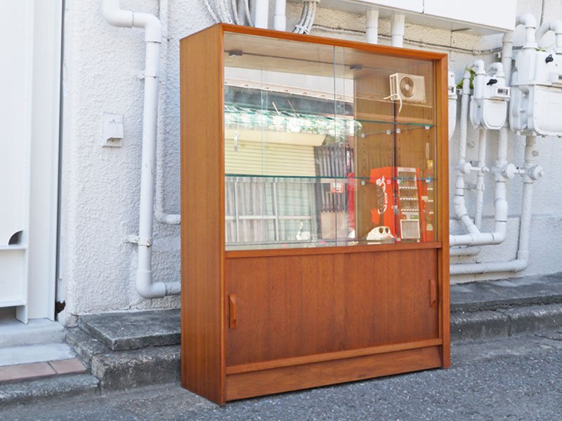 ハーバート E. ギブス ファニチャー HERBERT E. GIBBS FURNITURE 英国 70's ビンテージ チーク材 ガラスキャビネット 飾り棚 ショーケース 陳列棚 書棚 店舗什器 ◇