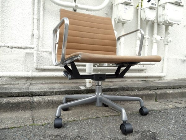 ハーマンミラー HermanMiller C&R. イームズ 70-80’s ビンテージ A.ジラルド生地 昇降機能付キャスターベース アルミナムグループチェア 希少色 ワークチェア デスクチェア ◇