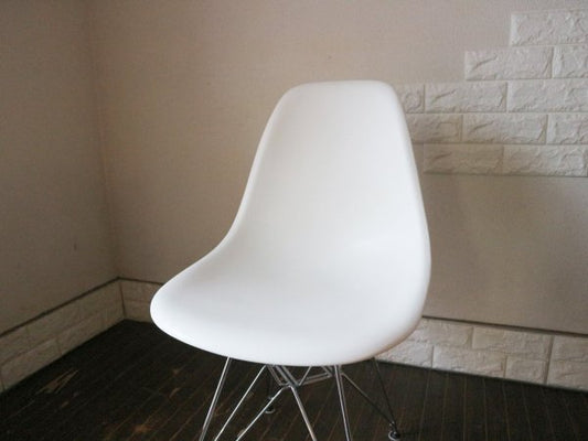 ハーマンミラー HermanMiller × ヴィトラ vitra. 廃盤 Wネーム C&R.イームズ Eames サイドシェルチェア 白 エッフェルベース DSR ◎