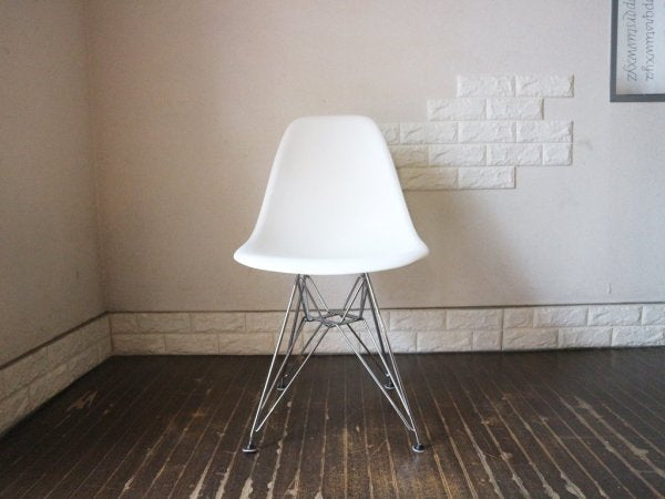 ハーマンミラー HermanMiller × ヴィトラ vitra. 廃盤 Wネーム C&R.イームズ Eames サイドシェルチェア 白 エッフェルベース DSR ◎