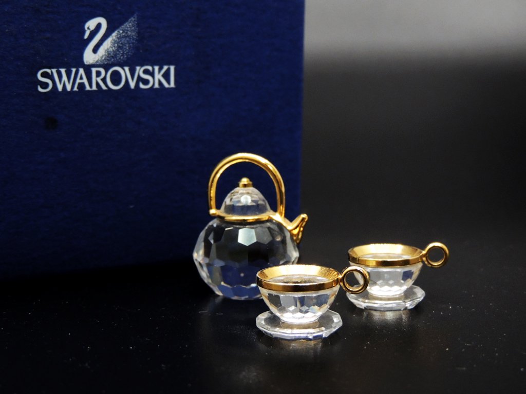 スワロフスキー SWAROVSKI ミニチュア ティーセット クリスタルオブジェ 置き物 箱付き ●