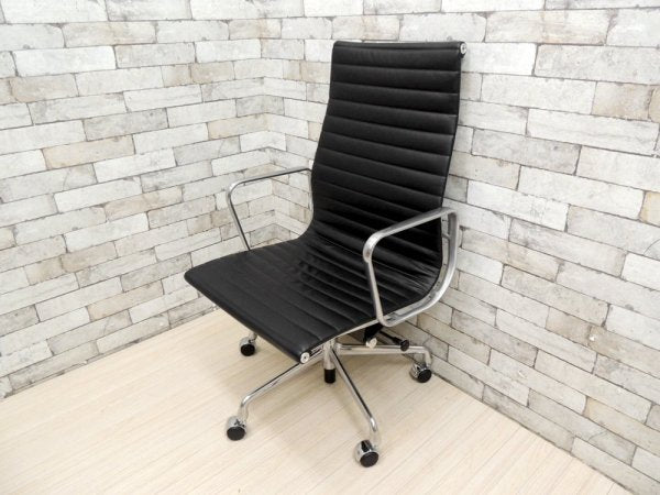 ハーマンミラー Herman Miller アルミナムグループ エグゼクティブチェア 本革製 アルミバフ ガス圧昇降 チャールズ&レイ・イームズ キャスターチェア オフィスチェア ●