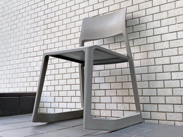 ヴィトラ Vitra ティプトン Tipton スタッキングチェア チルト機能 ロッキングチェア バサルト B ■