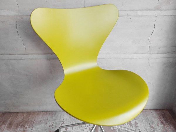 フリッツハンセン Fritz Hansen セブンチェア 昇降機能＆キャスターベース 80'sビンテージ ライムグリーン系カラー リペイント アルネ・ヤコブセン デンマーク 北欧家具 ♪