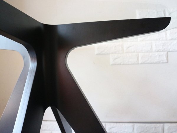 イーアンドワイ E&Y ペガサス PEGASUS ダイニングテーブル ラウンドテーブル ALEX MACDONALD ガラストップ プライウッド ブラック 定価143,000円 ◎