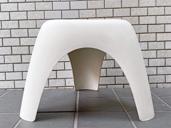 ヴィトラ Vitra エレファントスツール Elephant Stool ポリプロピレン製 ホワイト 柳宗理 ミッドセンチュリー MoMA 永久収蔵品 ■