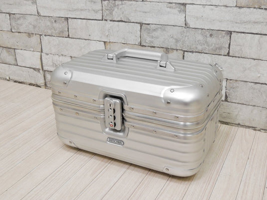 リモワ RIMOWA トパーズ TOPAS ビューティーケース Beauty Case メイクボックス 11L アルミ シルバー 定価: \79,800- 青ロゴ ●