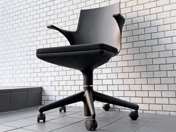 カルテル Kartell スプーン チェア Spoon Chair ブラック オフィスチェア 昇降機能付き アントニオ・チッテリオ イタリア ■