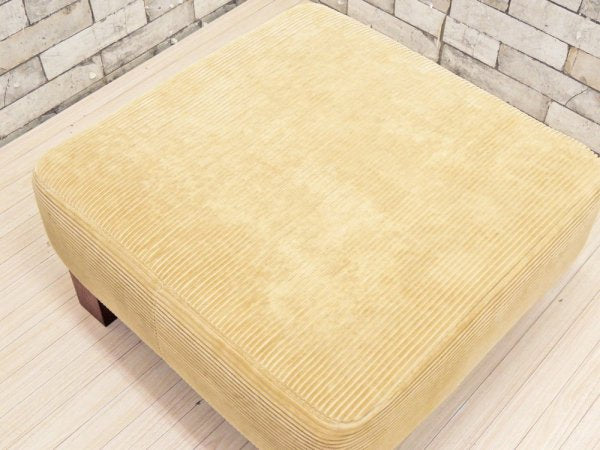 トラックファニチャー TRUCK FURNITURE ラウンジソファ オットマン LOUNGE SOFA OTTOMAN コーデュロイ ウォールナット無垢材 定価：￥94,820- ●