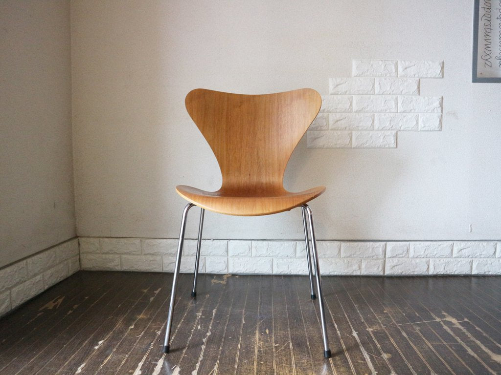 フリッツハンセン Fritz Hansen セブンチェア Seven Chair アルネヤコブセン Arne Jacobsen ナッツ ナチュラル 廃盤カラー デザイナーズ A ◎