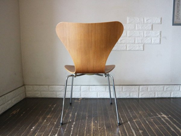 フリッツハンセン Fritz Hansen セブンチェア Seven Chair アルネヤコブセン Arne Jacobsen ナッツ ナチュラル 廃盤カラー デザイナーズ A ◎