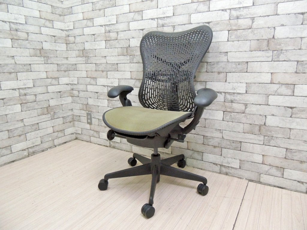 ハーマンミラー Herman Miller ミラチェア Mirra デスクチェア グラファイトベース グラファイトフレーム Studio 7.5デザイン ●