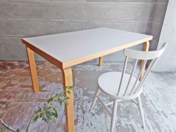 アルテック artek 82B テーブル バーチ材 ホワイトラミネート天板 Ｗ135 アルヴァ・アアルト Alvar Aalto 北欧家具 フィンランド 定価：160,600円 ♪