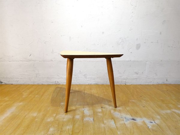 イギリス ビンテージ UK Vintage トライアングル サイドテーブル Side table スモールテーブル Triangle 3本脚 ミッドセンチュリーモダン ★