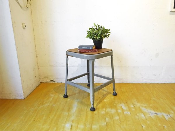 リオン LYON ファクトリースツール Factory Stool プレスウッドシート Sサイズ B グレイ P.F.S取扱 Dove gray ★