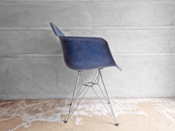 ハーマンミラー Herman Miller アームシェルチェア DAR 現行FRP製 ネイビーブルー エッフェルベース C&R イームズ  ♪