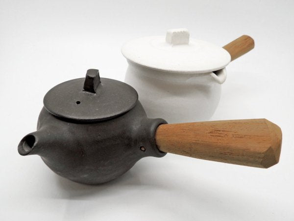 馬場勝文 黒釉 急須 丸型 取手付 チーク材 陶器 現代作家 ●