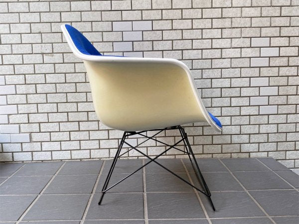 ハーマンミラー Herman Miller アームシェルチェア LAR 現行FRP製 アプホルスター キャッツクレイドル ラウンジベース ブルー パーチメント C&R イームズ ■