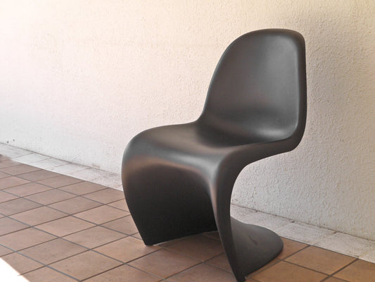 ヴィトラ vitra. パントンチェア Panton Chair ブラック ヴェルナー・パントン Verner Panton スタッキングチェア ミッドセンチュリー スペースエイジ ◇