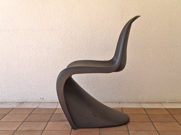 ヴィトラ vitra. パントンチェア Panton Chair ブラック ヴェルナー・パントン Verner Panton スタッキングチェア ミッドセンチュリー スペースエイジ ◇