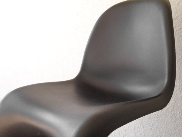 ヴィトラ vitra. パントンチェア Panton Chair ブラック ヴェルナー・パントン Verner Panton スタッキングチェア ミッドセンチュリー スペースエイジ ◇