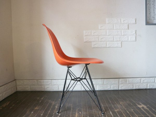 ハーマンミラー Herman Miller サイド シェルチェア 現行 FRP製 1stタイプ ブラック エッフェルベース オレンジ C&R イームズ ◎