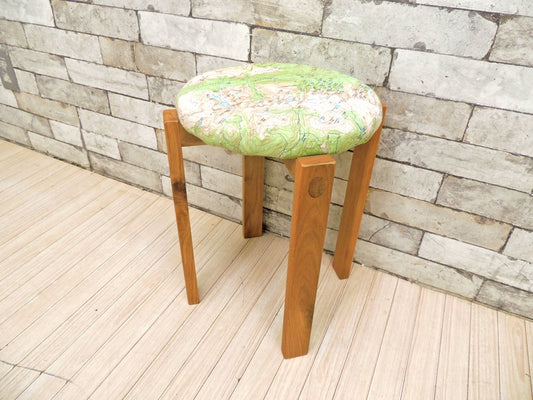 ドアーズリビングプロダクツ DOORS LIVING PRODUCTS ラウンド スツール Round Stool オーク無垢材 UR FURNITURE 取扱 座面張り替え 世界地図 リメイク ●