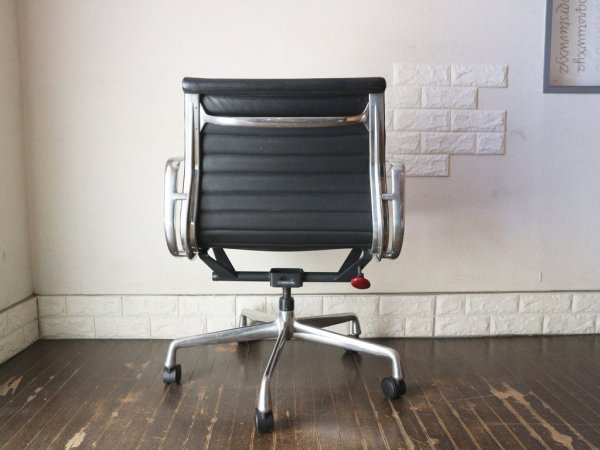 ハーマンミラー Herman Miller アルミナムグループ マネージメントチェア 本革 ブラック ローバック イームズ A ◎