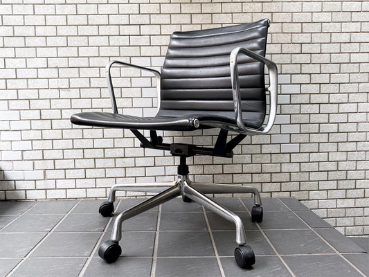 ハーマンミラー Herman Miller アルミナムグループ マネジメントチェア ローバック レザーシート 5本脚 C&Rイームズ ミッドセンチュリー A ■