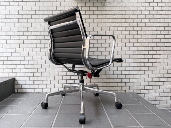 ハーマンミラー Herman Miller アルミナムグループ マネジメントチェア ローバック レザーシート 5本脚 C&Rイームズ ミッドセンチュリー B ■