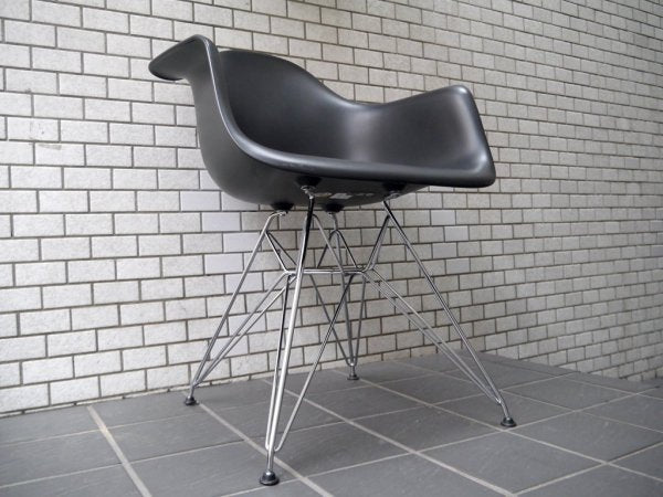 ハーマンミラー Herman Miller × ヴィトラ vitra Wネーム アームシェルチェア エッフェルベース ブラック C&R.イームズ Eames ミッドセンチュリー 廃番 ■