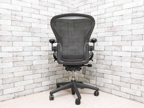 ハーマンミラー Herman Miller アーロンチェア Aeron Chair スタンダード Bサイズ グラファイトカラー グラファイトベース デスクチェア フル装備 ●