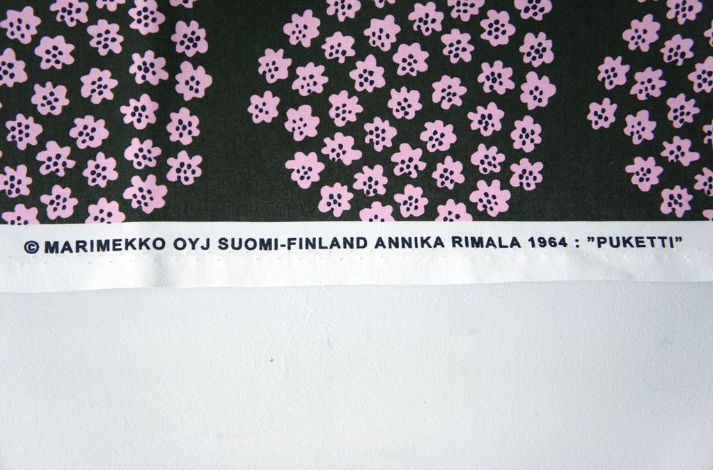 マリメッコ marimekko PUKETTI ファブリック生地 日本限定色 グリーンxピンク 137x107cm ●