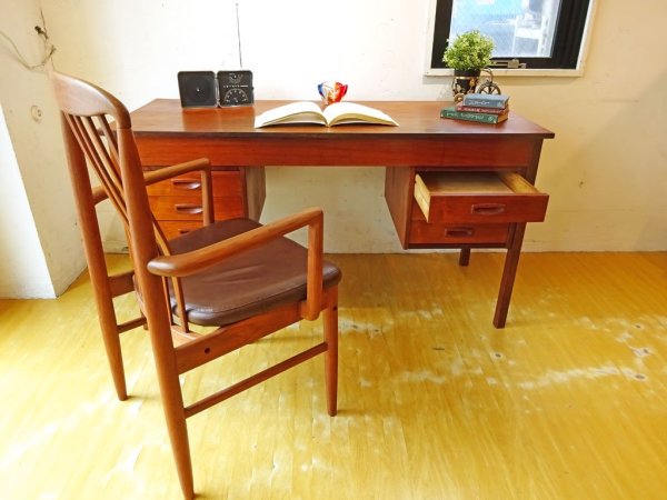 デンマークビンテージ Danish Vintage チーク材 両袖デスク パーソナルデスク 北欧家具 Teak Double sleeve desk★