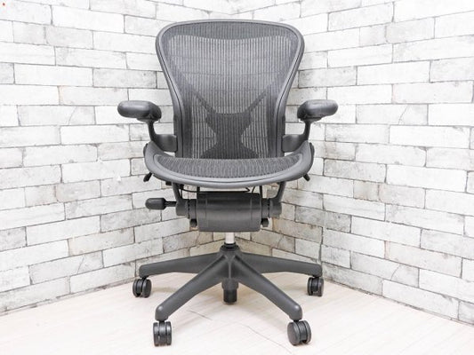 ハーマンミラー HermanMiller アーロンチェアライト Aeron Chair Lite アーム付 Bサイズ ポスチャーフィット クラシックカーボン グラファイトベース ●