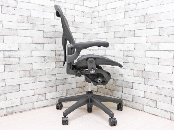 ハーマンミラー HermanMiller アーロンチェアライト Aeron Chair Lite アーム付 Bサイズ ポスチャーフィット クラシックカーボン グラファイトベース ●