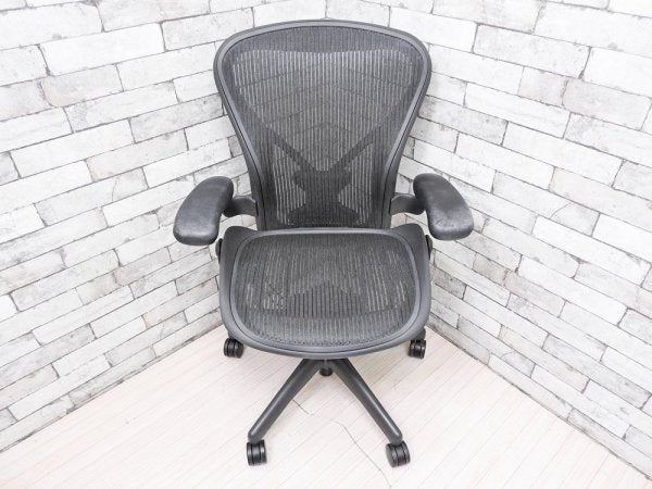 ハーマンミラー HermanMiller アーロンチェアライト Aeron Chair Lite アーム付 Bサイズ ポスチャーフィット クラシックカーボン グラファイトベース ●