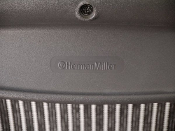 ハーマンミラー HermanMiller アーロンチェアライト Aeron Chair Lite アーム付 Bサイズ ポスチャーフィット クラシックカーボン グラファイトベース ◇