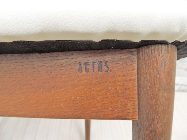 アクタス ACTUS クラウム KLAUM ダイニングチェア 2脚セット オーク無垢材 ビニールレザー 日進木工 nissin シンプルデザイン 参考価格 : ￥96,800以上 B ●