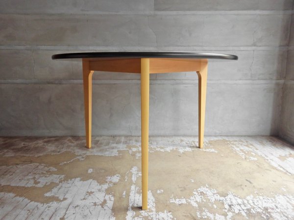 イデー IDEE ダイニングテーブル DCブラック DINING TABLE DC Brown ラウンド タモ材天板 3本脚 長大作 参考価格￥151,800- ♪