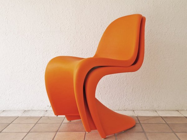 ヴィトラ vitra. パントンチェア Panton Chair オレンジ ヴェルナー・パントン Verner Panton スタッキングチェア ミッドセンチュリー スペースエイジ B ◇