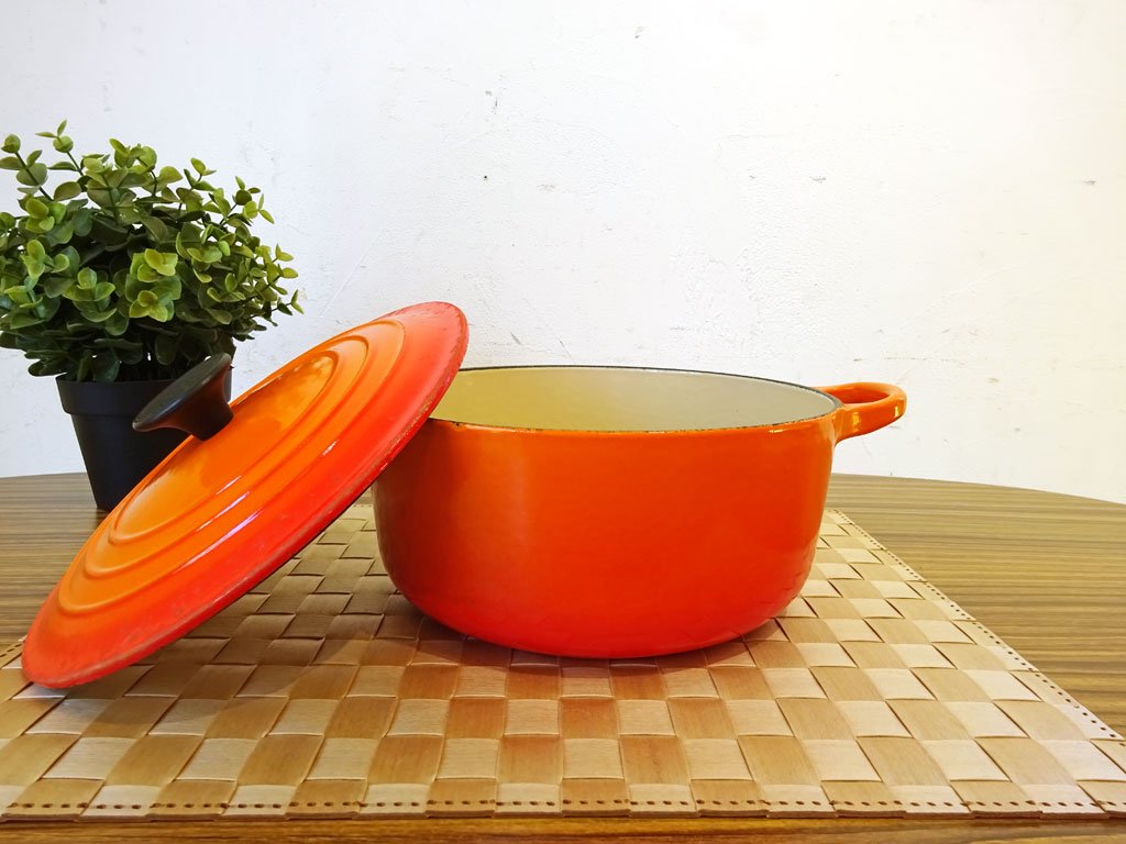 ルクルーゼ Le Creuset ココット・ロンド 両手鍋 20ｃｍ 鋳物ホーロー 鍋 オレンジ フランス IH対応 ★