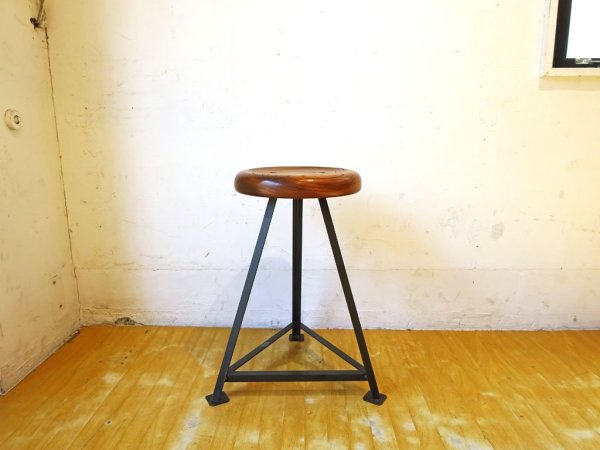 インダストリアル デルタレッグ アイアン × 無垢材 スツール Industrial triangle Leg Stool 高さ 56ｃｍ 3本脚 ★