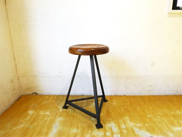 インダストリアル デルタレッグ アイアン × 無垢材 スツール Industrial triangle Leg Stool 高さ 56ｃｍ 3本脚 ★