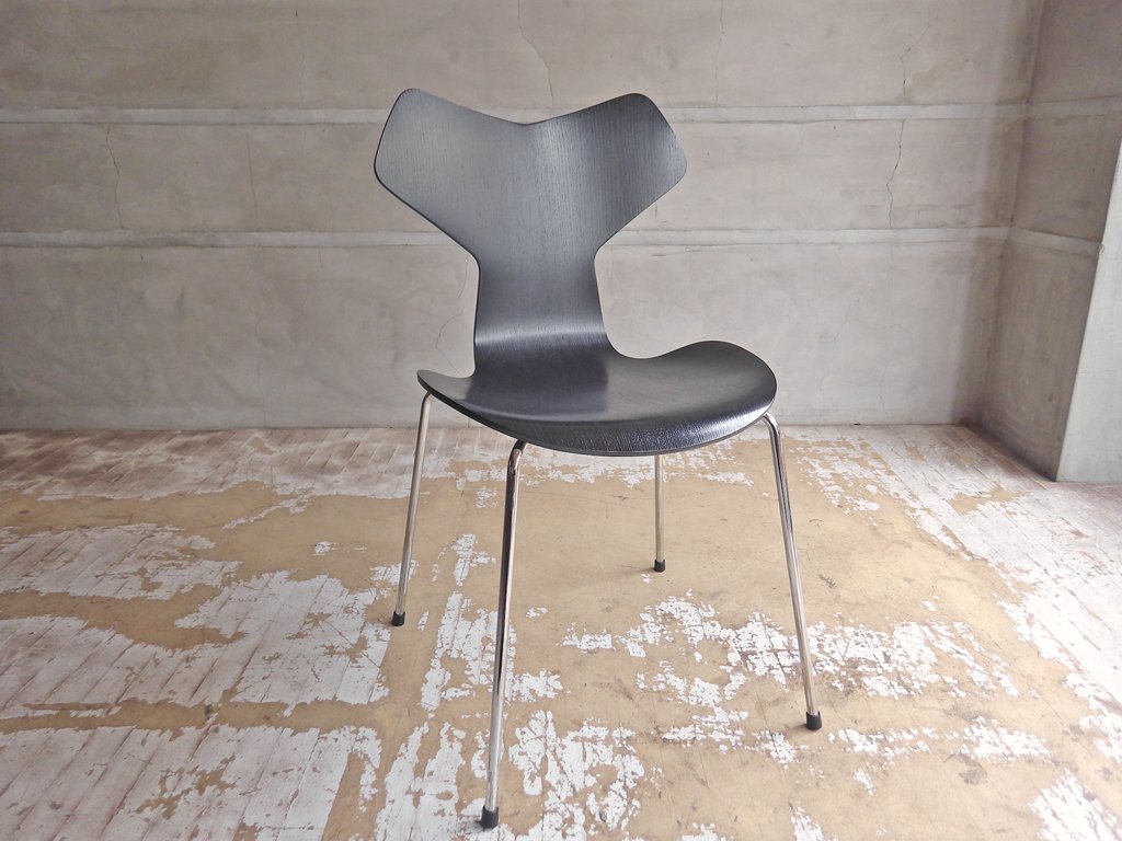 フリッツハンセン Fritz Hansen グランプリチェア Grand Prix Chair カラードアッシュ ブラック アルネ・ヤコブセン スタッキングチェア 定価60,500円 B ♪