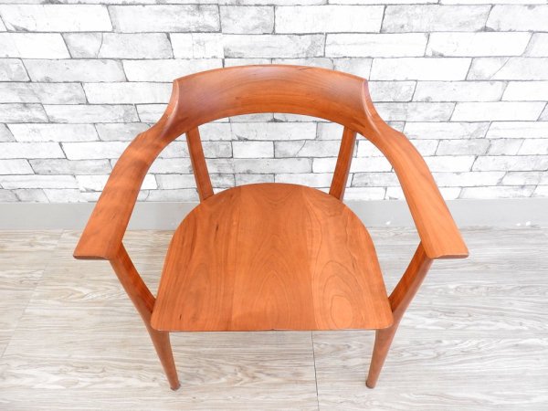 家具蔵 KAGURA アームチェア ヴォーグ? ARMCHAIR VOGUE ? チェリー無垢材 ダイニングチェア 定価約:68,000円～90,000円 ●