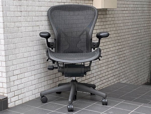 ハーマンミラー Herman Miller アーロンチェア Bサイズ ポスチャーフィット クラシックカーボン グラファイトカラーベース フル装備 ■